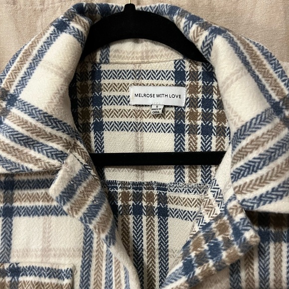 🩵 Plaid Shacket with pockets - Picture 4 of 8